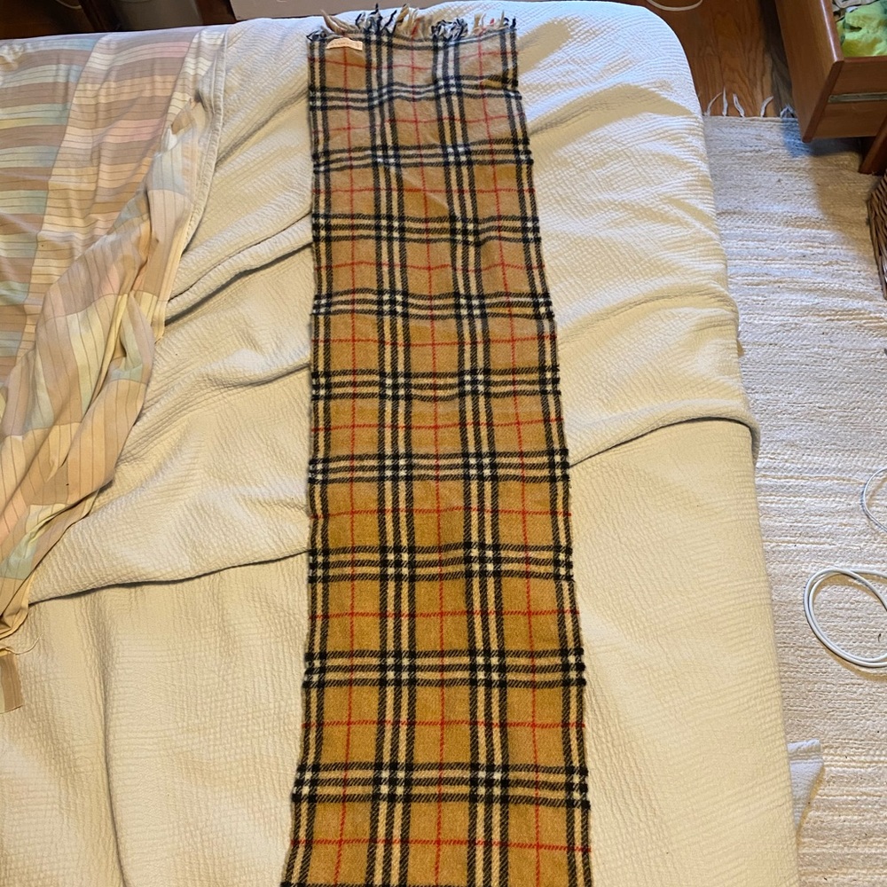 Burberry Scarf classic 100% wool